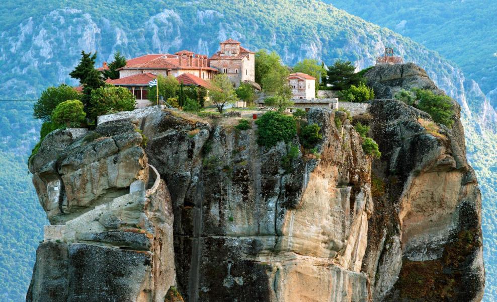 Discover the Breathtaking Meteora